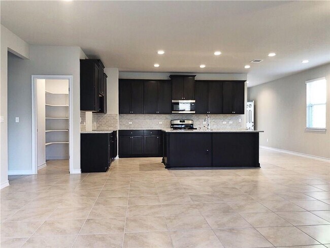 Building Photo - Gorgeous 4-bedroom home