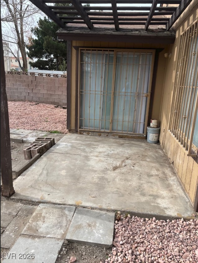 Building Photo - 5483 Requa Ave