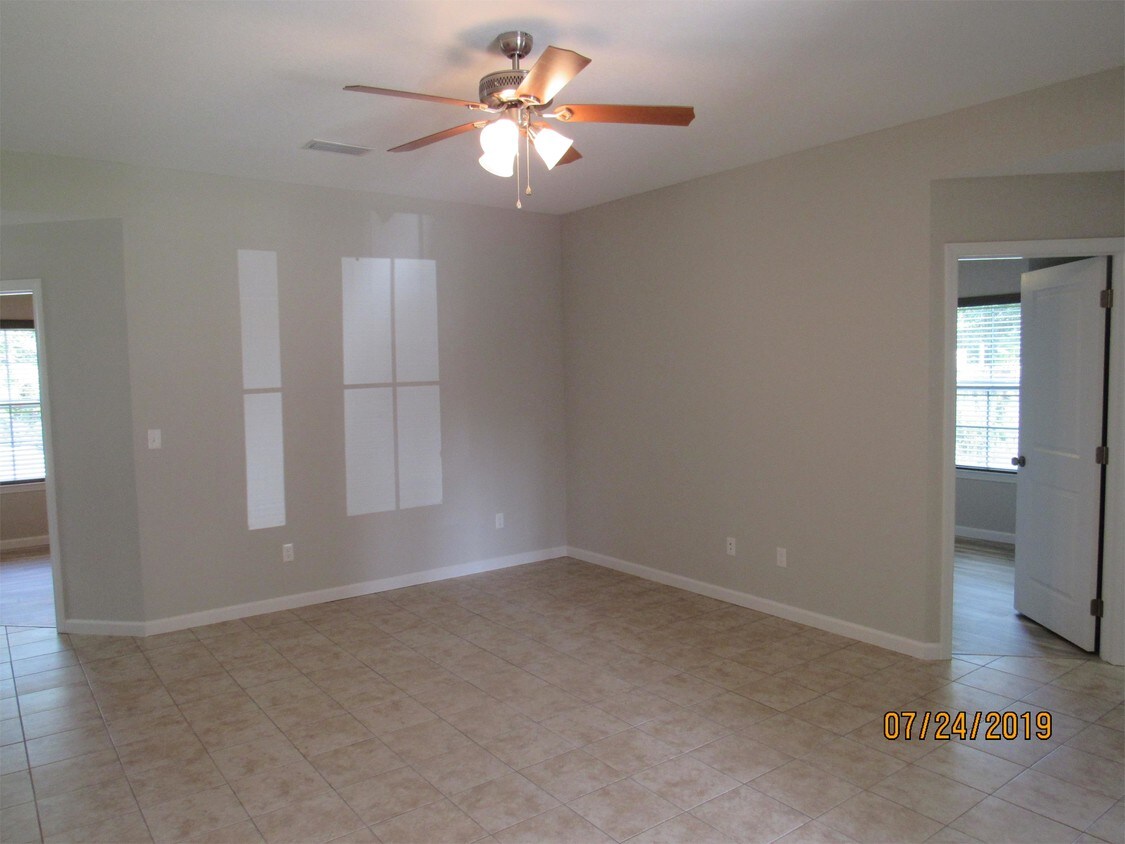 Primary Photo - 77 Valley View Dr