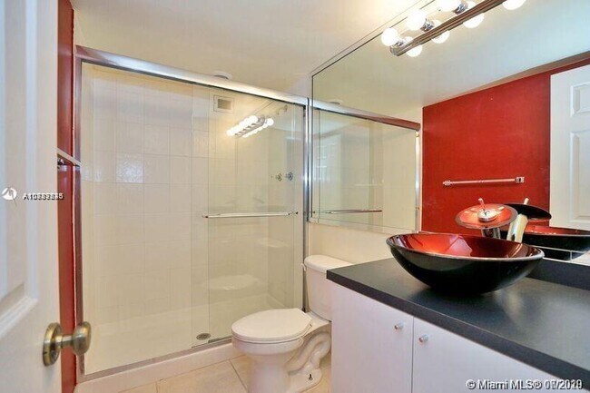 Building Photo - 200  Leslie Dr 618 Hallandale Beach Fl 33009