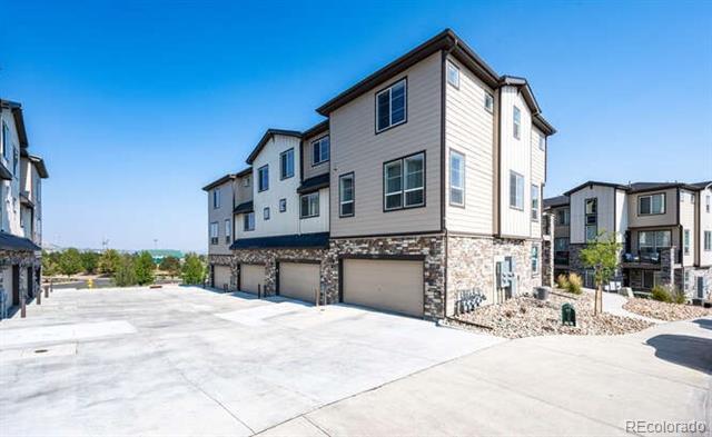 Building Photo - 1556 Castle Creek Cir