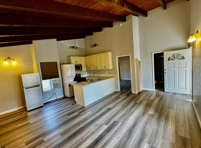Cocina - 1551 Yale St