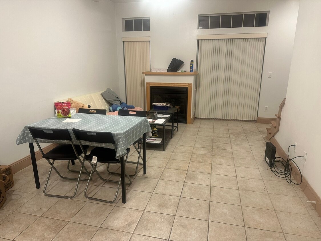 Primary Photo - 503 Summerhill Dr