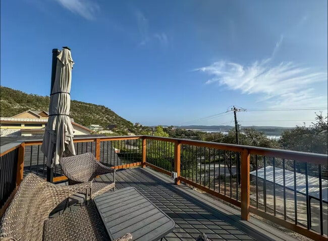 Building Photo - 1049 Meckel Dr