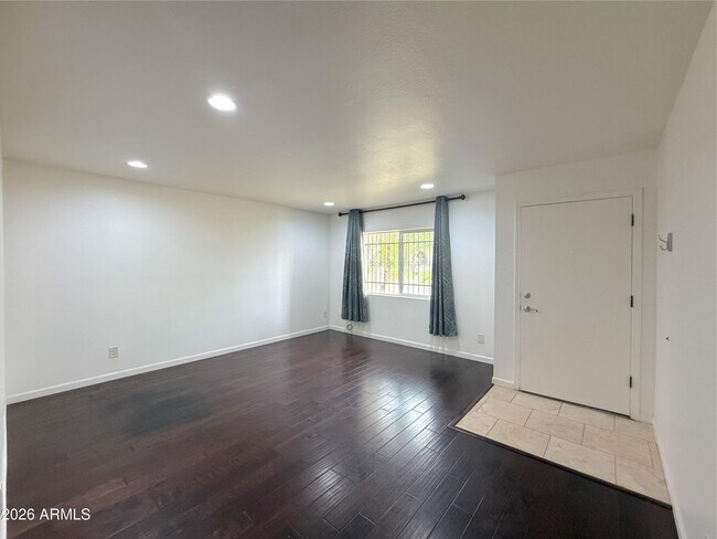 Building Photo - 8331 E Valley Vista Dr