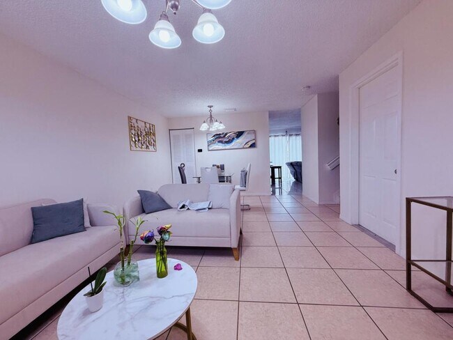 Foto del edificio - 8431 NW 188th Terrace