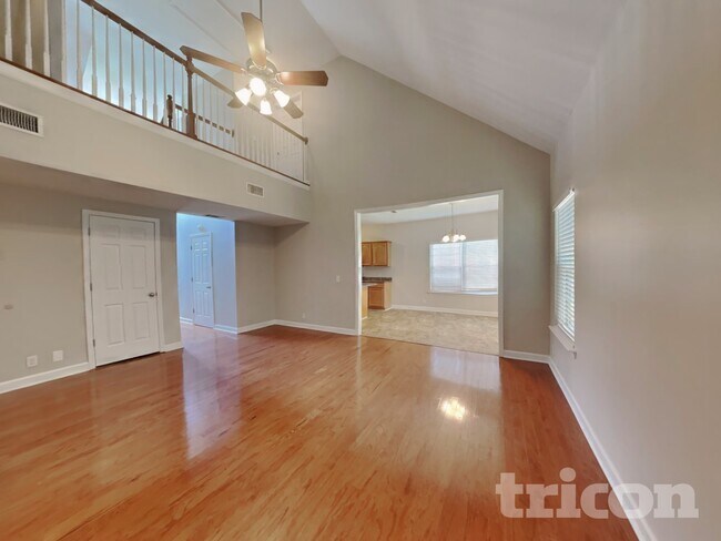 Building Photo - 217 Titans Cir