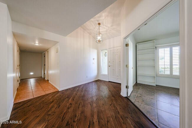 Building Photo - 8308 E Vista De Valle