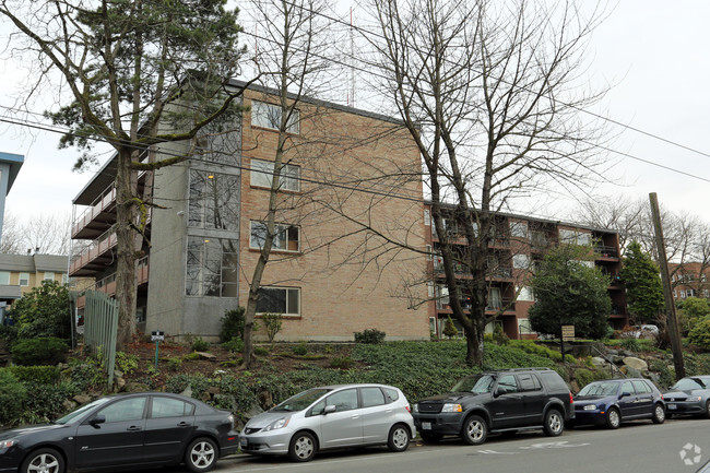 Building Photo - Arlis Arms Apartments