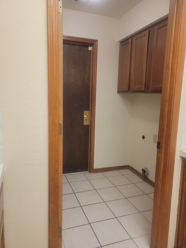 Foto del edificio - 8123 NW 120th St