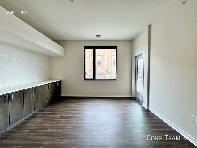 Foto del edificio - 662 E 63rd St