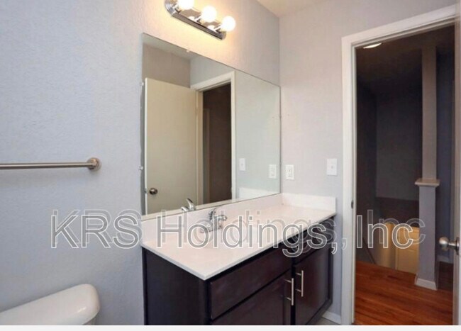 Foto del edificio - 4247 Orcutt Ave