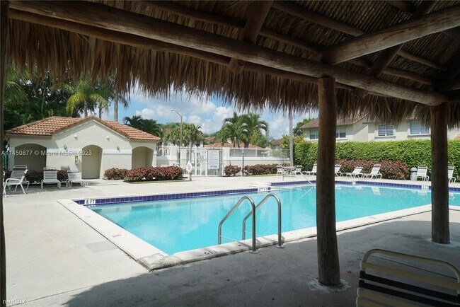 Building Photo - 3 br, 2.5 bath House - Pembroke Pointe
