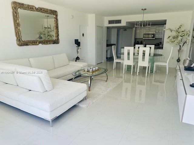 Foto del edificio - 10275 Collins Ave