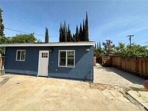 Building Photo - 903 W Olive Ave