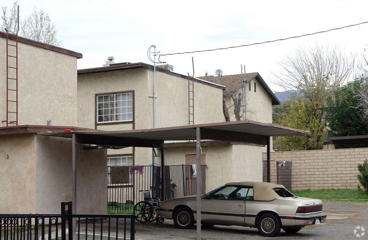 Foto del edificio - 1413 Lugo Ave