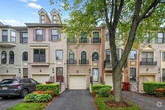 Building Photo - 472 Hartford Dr