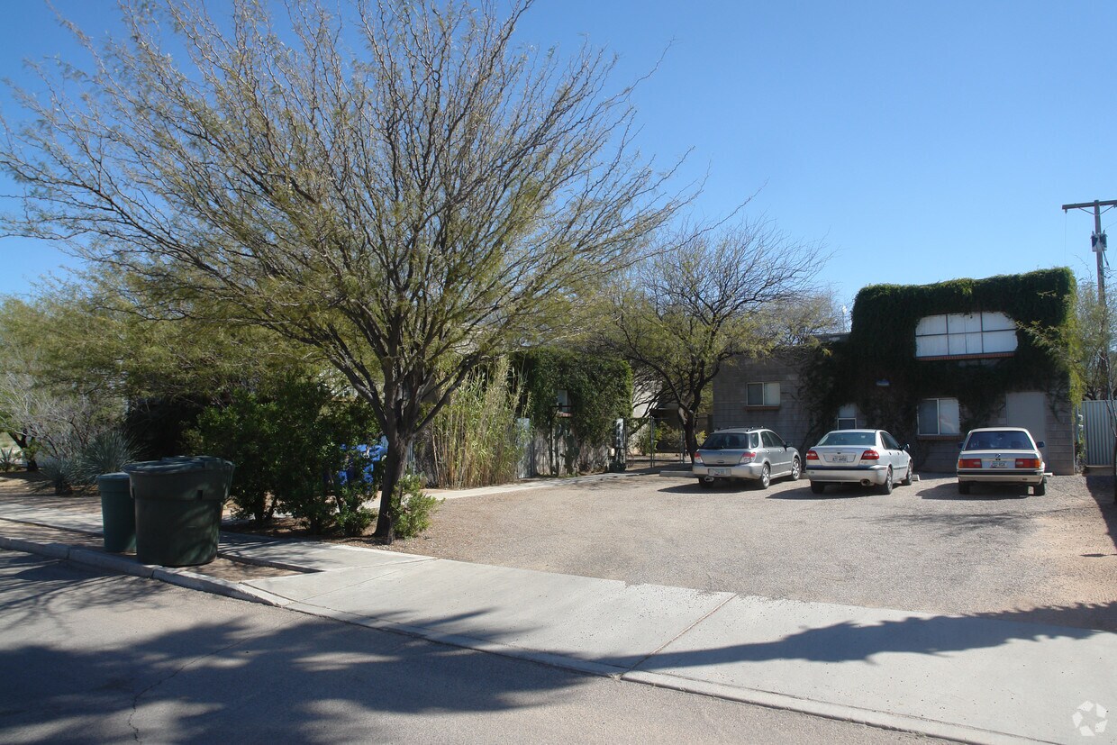 Primary Photo - 1250 E Manlove St