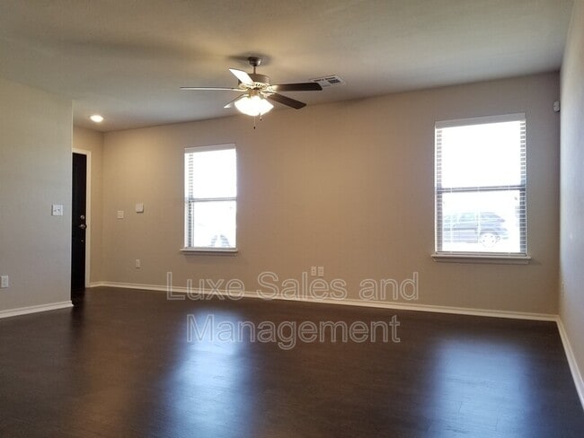 Building Photo - 8815 SW 45th St