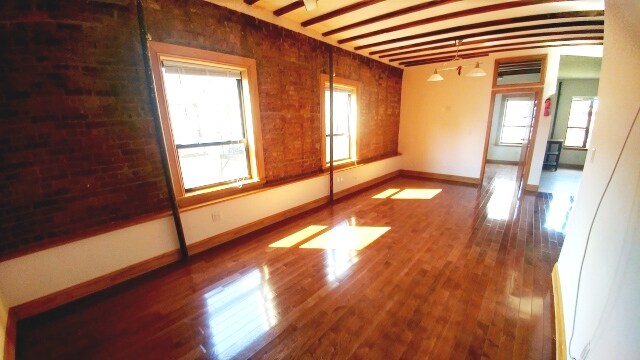 Primary Photo - 412 E 115th St