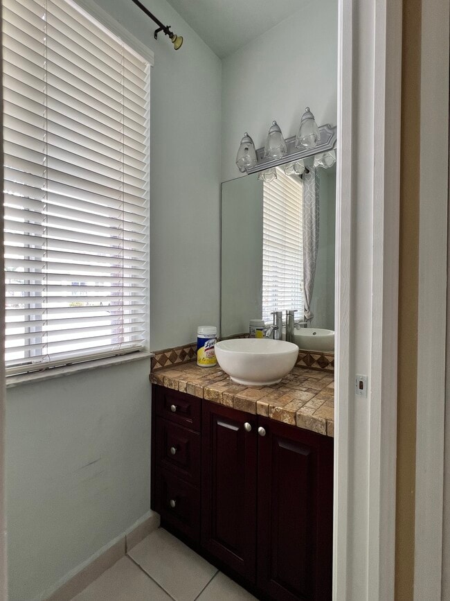 Foto del edificio - 6900 NW 174th Terrace