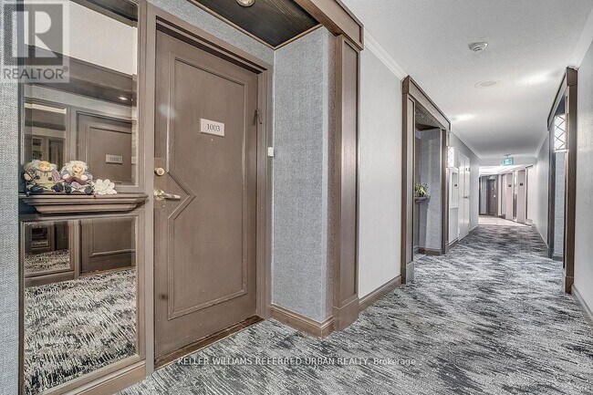 Photo du bâtiment - 5444 Yonge St