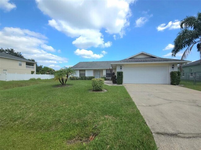 Foto del edificio - 611 Cotulla Dr