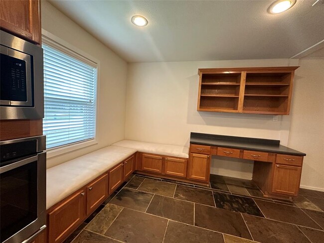 Foto del edificio - 9602 Fairdale Ln