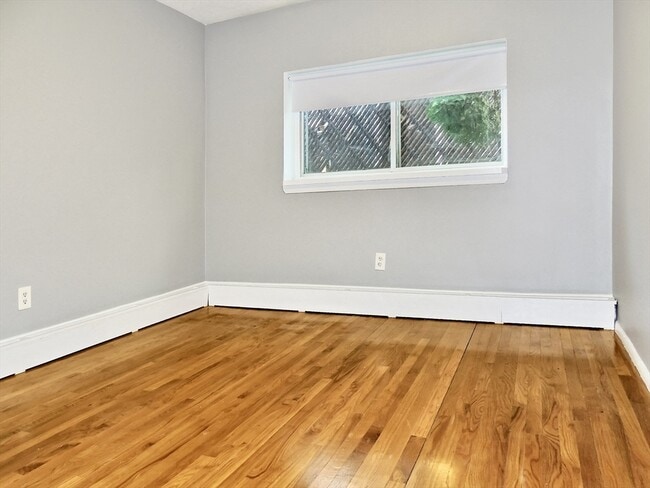 Building Photo - 541 Adams St