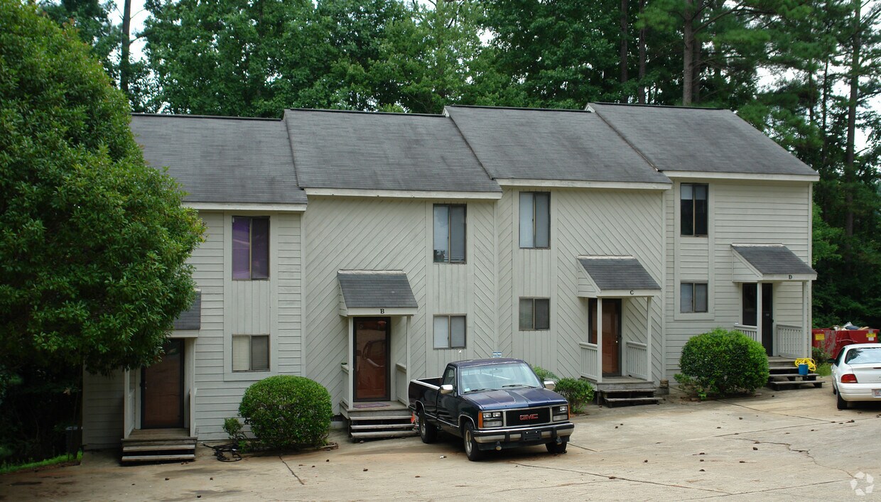 Primary Photo - 901 Hearthridge Rd