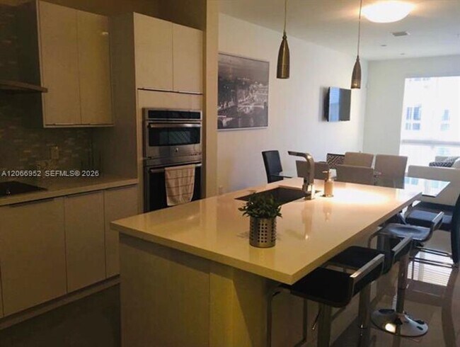 Foto del edificio - 10260 NW 63rd Terrace