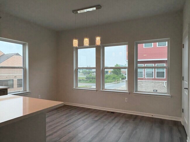 Foto del edificio - 4875 Ludlow Ln