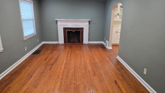 Building Photo - 1013 Bon Air Dr