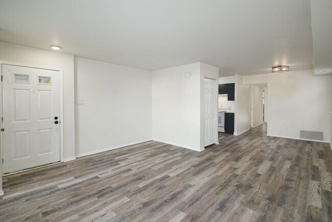 Building Photo - 2770 Willits Rd
