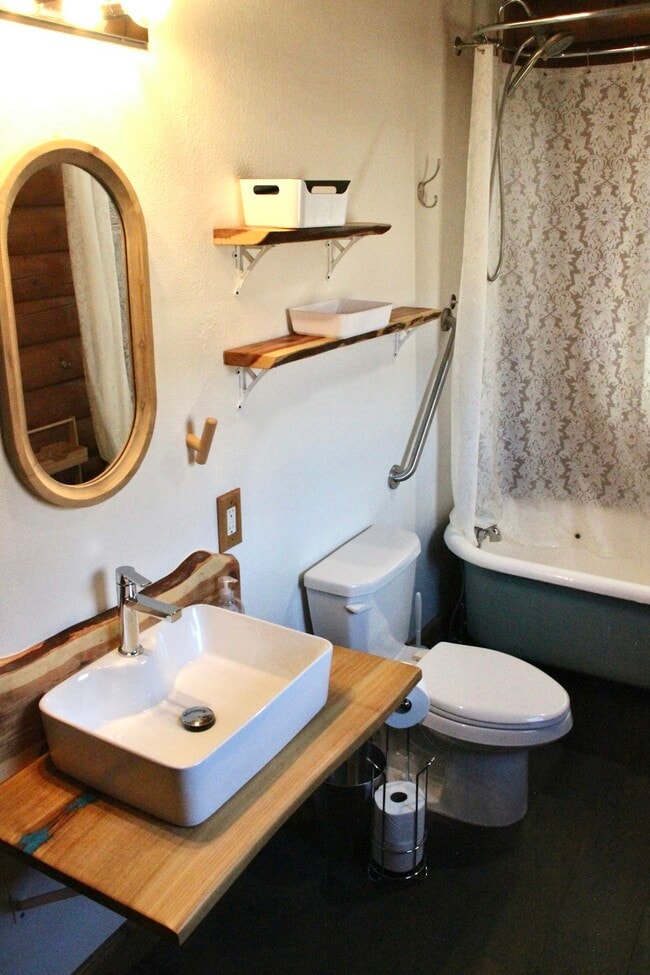 Foto del edificio - 4820 Foothills Dr