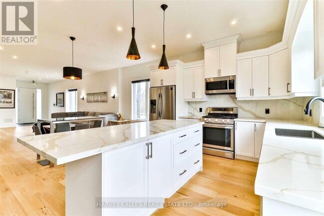 Building Photo - 235 Lambton Ave