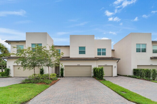 Building Photo - 4989 Navali Dr