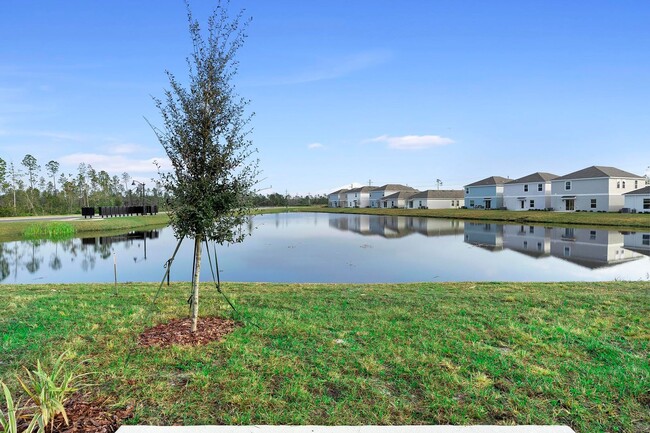 Foto del edificio - Brand New 3-Bedroom Home on Retention Pond