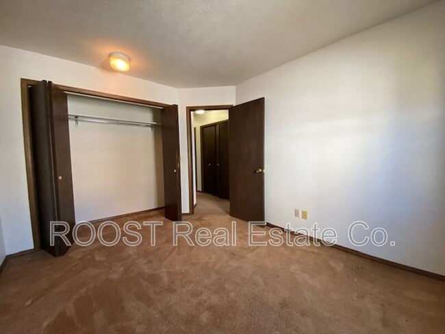Building Photo - 5 N Chillicothe St