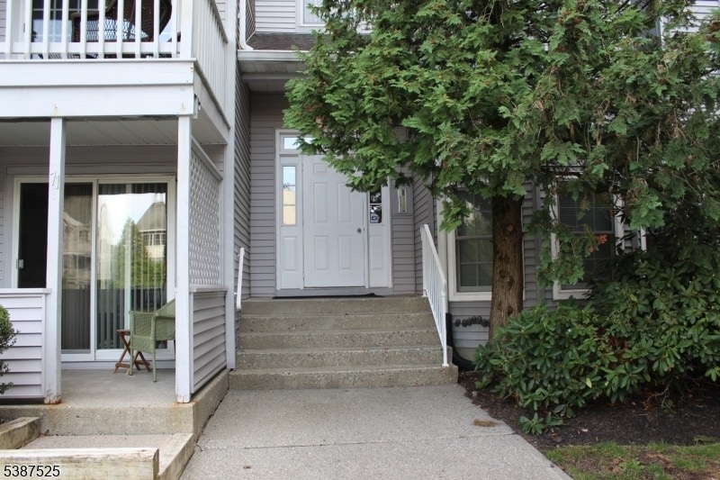 Photo - 75 Quartz Ln (Paterson, NJ)