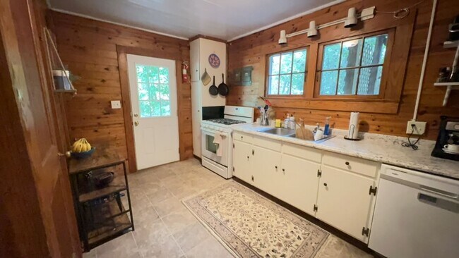 Building Photo - 540 Chase Park Rd