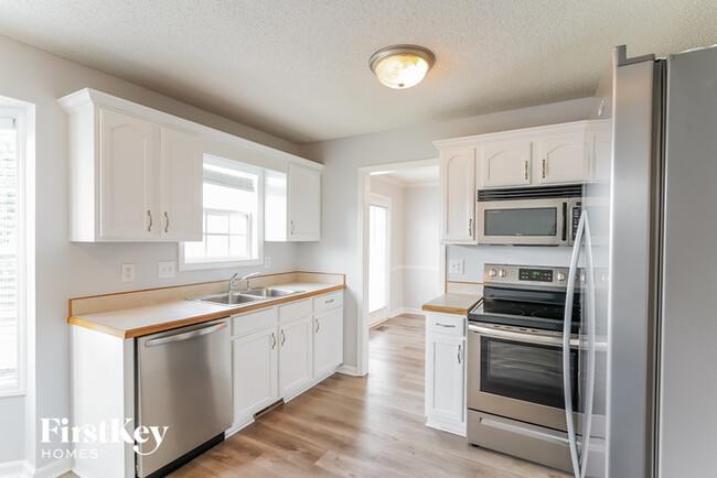 Building Photo - 1407 Ambleside Dr