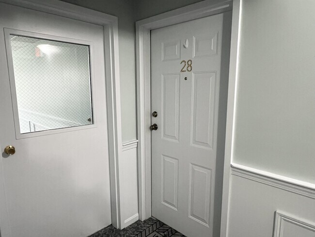 Foto del edificio - 690 S Porter St