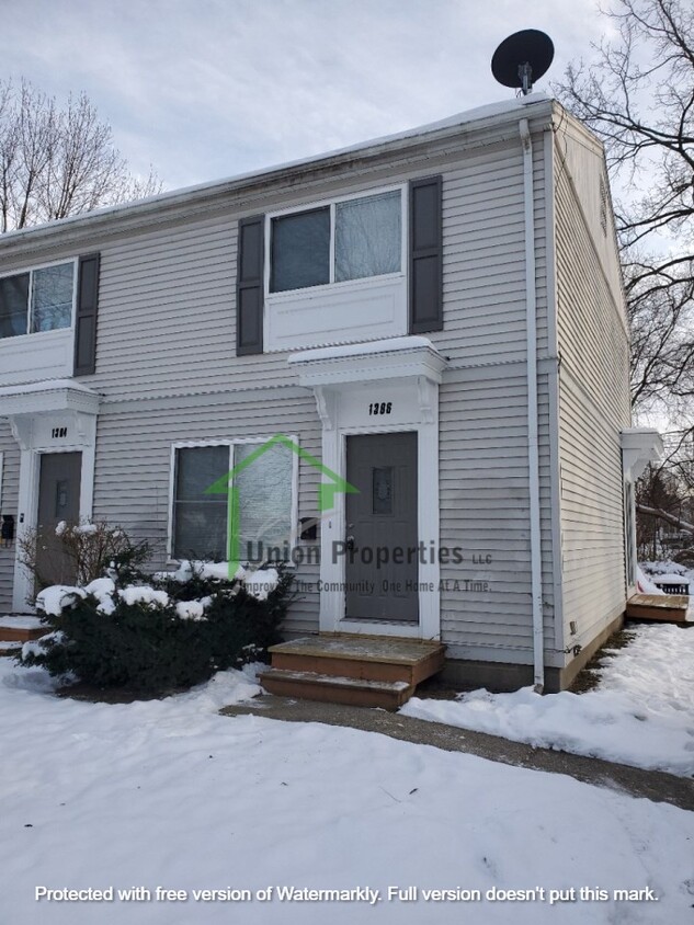 Primary Photo - 1306 Bancroft St