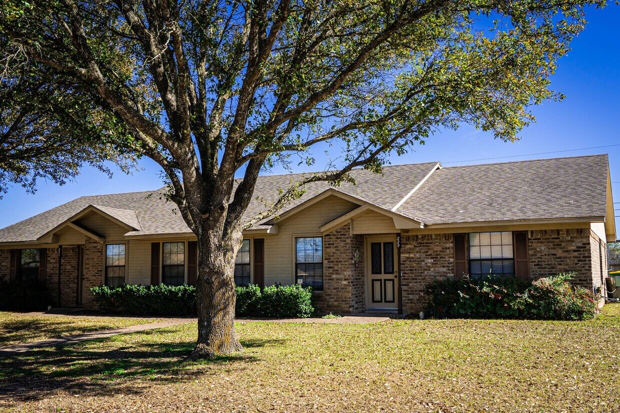 229231 Kettler Dr Unit 229, Robinson, TX 76706 Room for Rent in