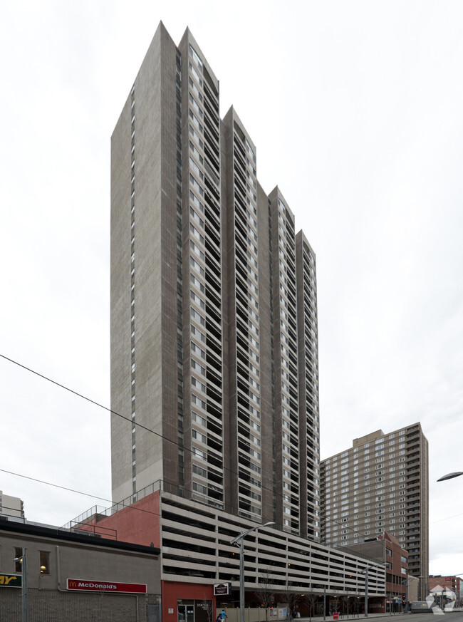 Photo du bâtiment - Garden Towers