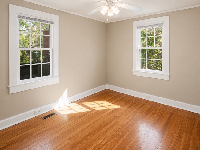 Foto del edificio - 312 N Jefferson St NE