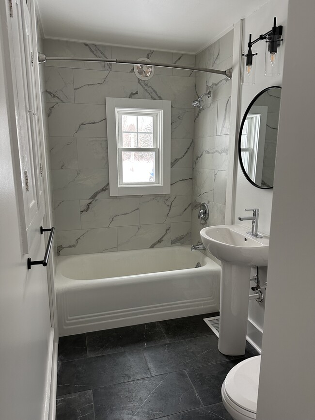 Bathroom - 5166 Shelburne Rd