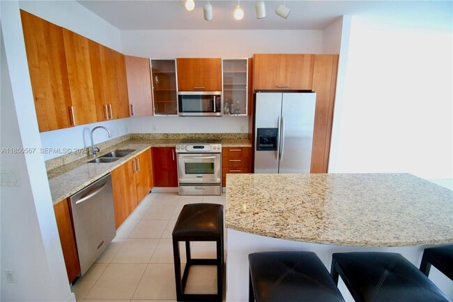 Building Photo - 1945 S Ocean Dr