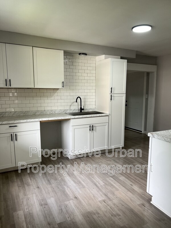 Foto del edificio - 4143 E 111th St